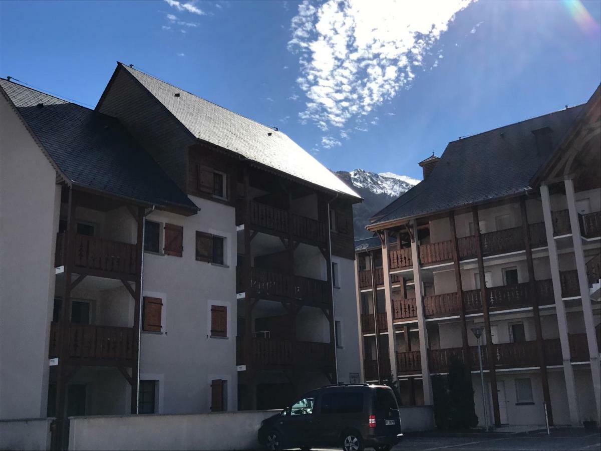 Appartement Tt Confort Au Coeur Des Montagnes Avec Vue Sur Les Montagnes Wifi Люс-Сен-Совер Екстериор снимка